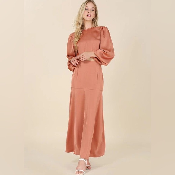 Satin Mermaid Set: Brand New! - Picture 2 of 8